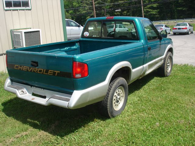 Chevrolet S10 1995 photo 3