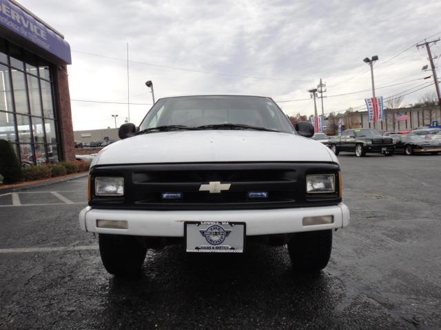 Chevrolet S10 1995 photo 3