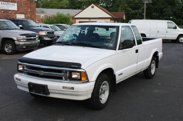 Chevrolet S10 3.7 Sport Pickup Truck