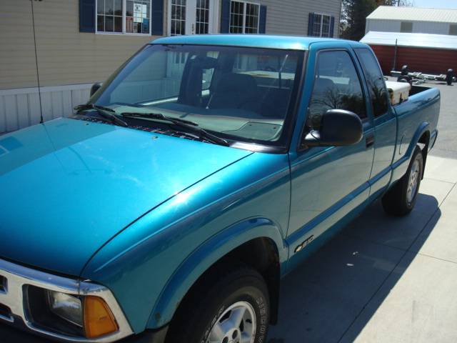 Chevrolet S10 1995 photo 2