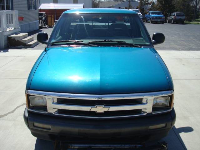 Chevrolet S10 1995 photo 3