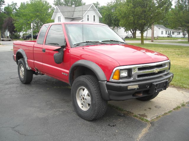 Chevrolet S10 1995 photo 2