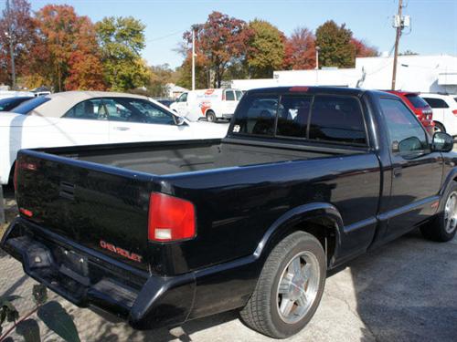 Chevrolet S10 1996 photo 2