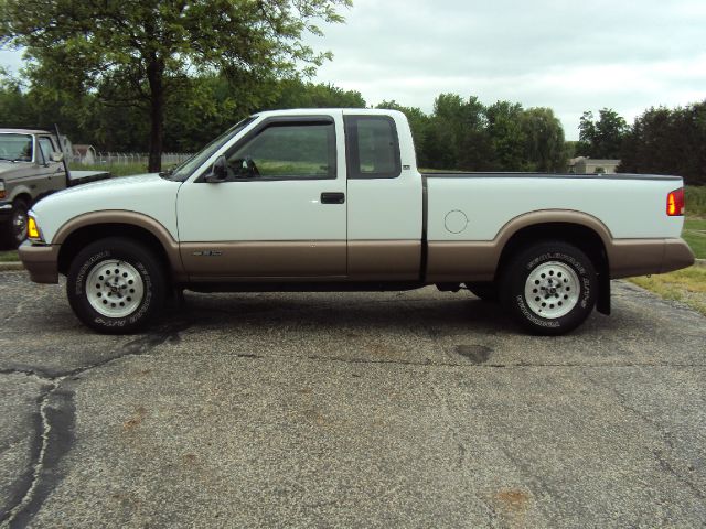 Chevrolet S10 1996 photo 3