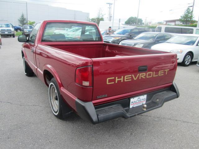 Chevrolet S10 1996 photo 1