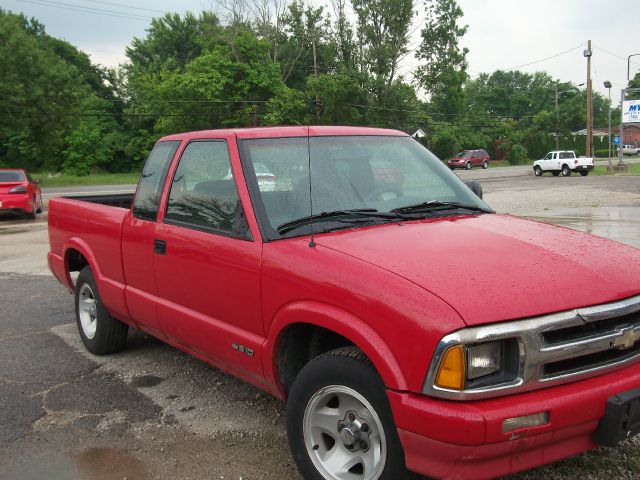 Chevrolet S10 1996 photo 2