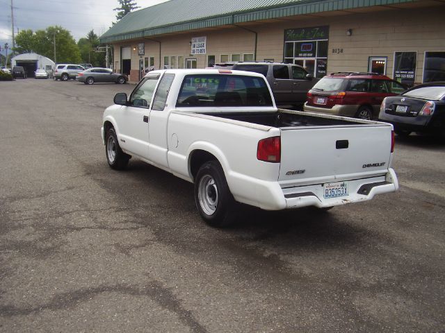 Chevrolet S10 1996 photo 2