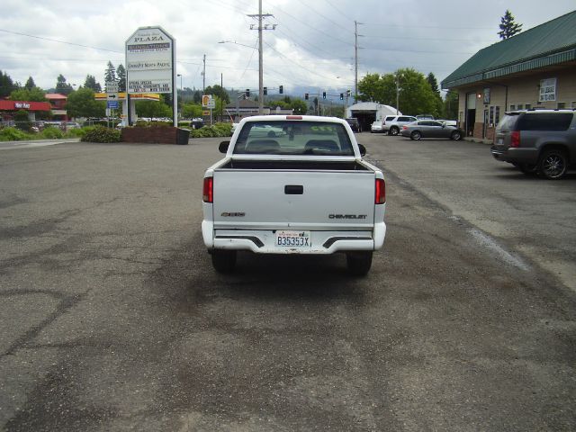 Chevrolet S10 1996 photo 3