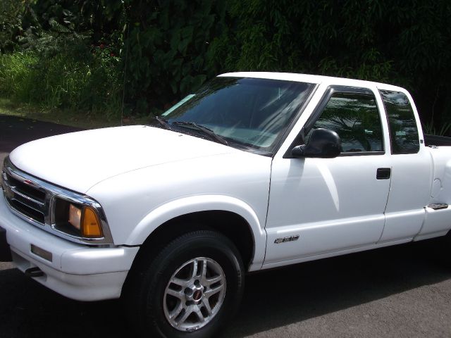 Chevrolet S10 1997 photo 2