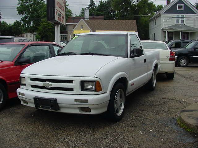 Chevrolet S10 1997 photo 3