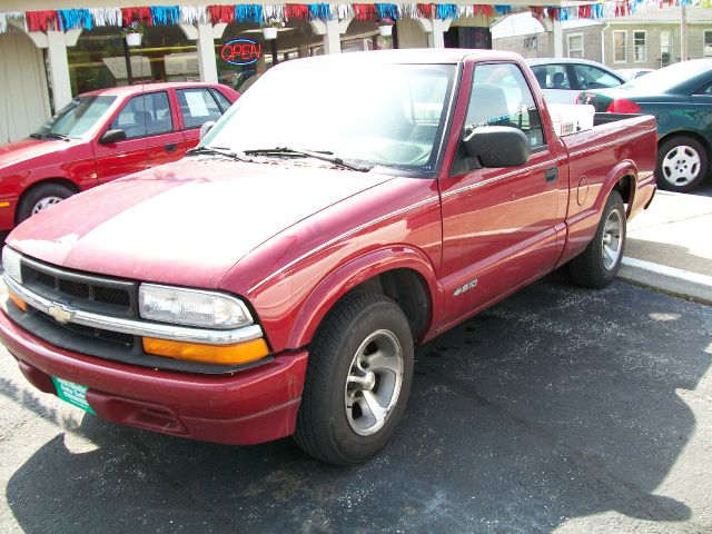 Chevrolet S10 LT With DVD Pickup Truck