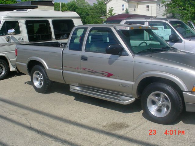 Chevrolet S10 1998 photo 1