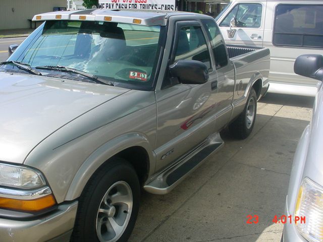 Chevrolet S10 1998 photo 2