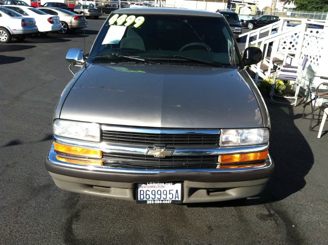 Chevrolet S10 1998 photo 1