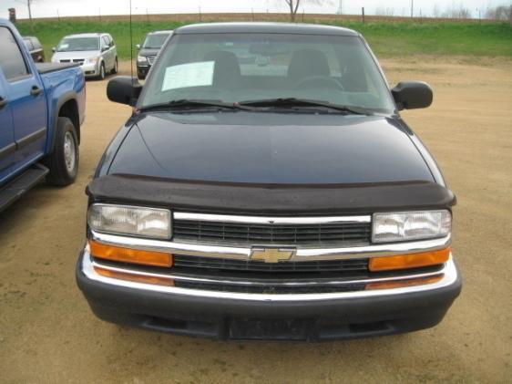 Chevrolet S10 4dr Sdn Auto GLS w/XM Pickup Truck