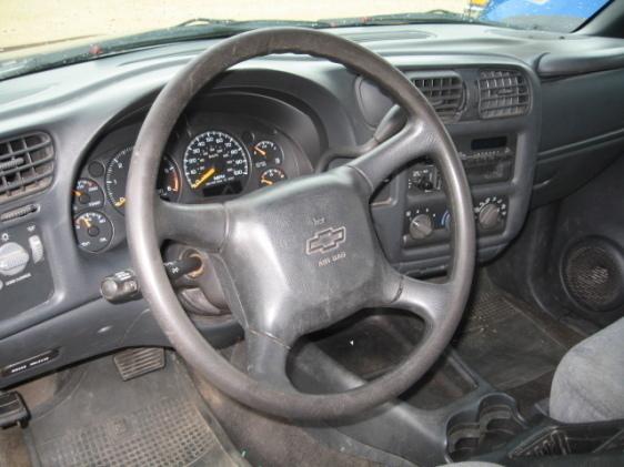 Chevrolet S10 1999 photo 2