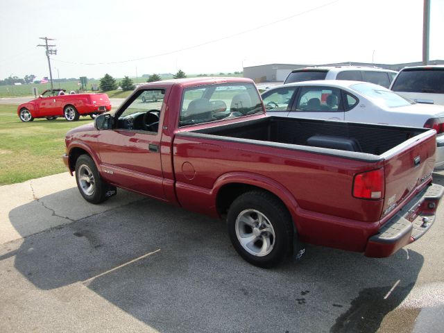 Chevrolet S10 4dr SR5 V8 Auto 4WD Pickup Truck