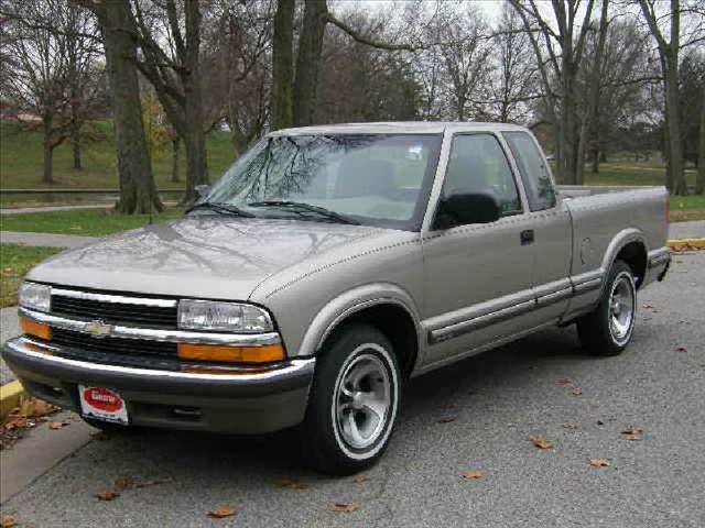 Chevrolet S10 1999 photo 1