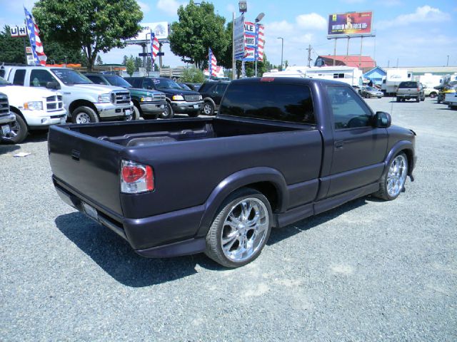 Chevrolet S10 1999 photo 2