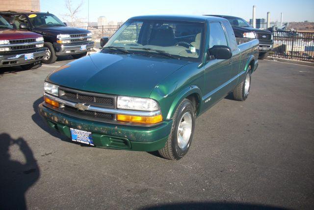 Chevrolet S10 4dr Sdn Auto GLS w/XM Pickup