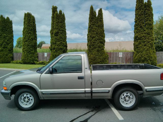 Chevrolet S10 1999 photo 2