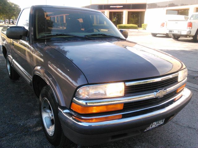 Chevrolet S10 1999 photo 2