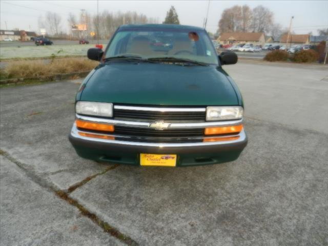 Chevrolet S10 1999 photo 2