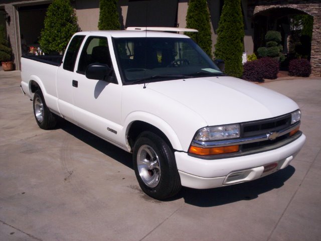 Chevrolet S10 2000 photo 1