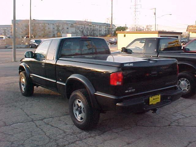 Chevrolet S10 Base Pickup