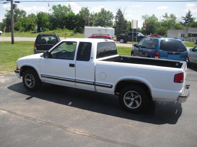 Chevrolet S10 2000 photo 1