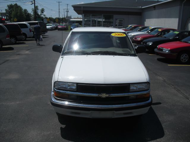 Chevrolet S10 2000 photo 3