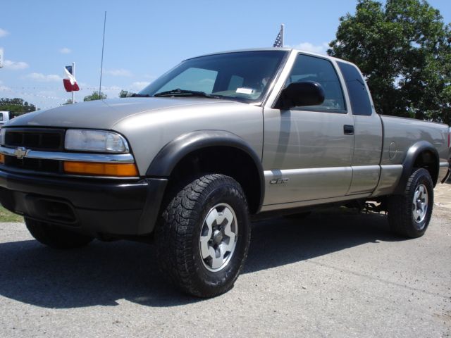 Chevrolet S10 2000 photo 1