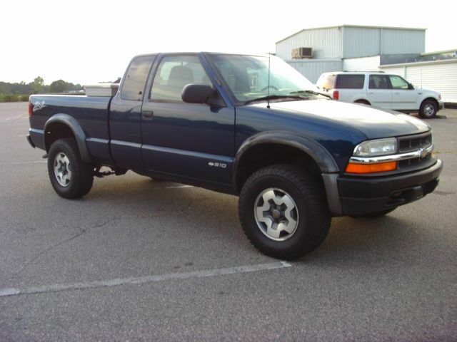 Chevrolet S10 2000 photo 2