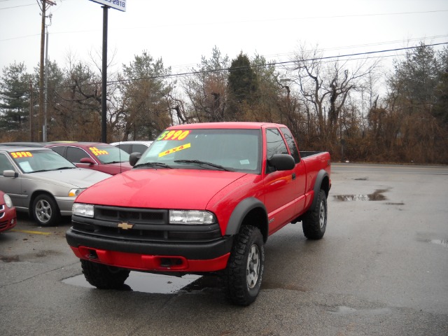 Chevrolet S10 2000 photo 2