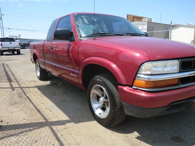 Chevrolet S10 2000 photo 2