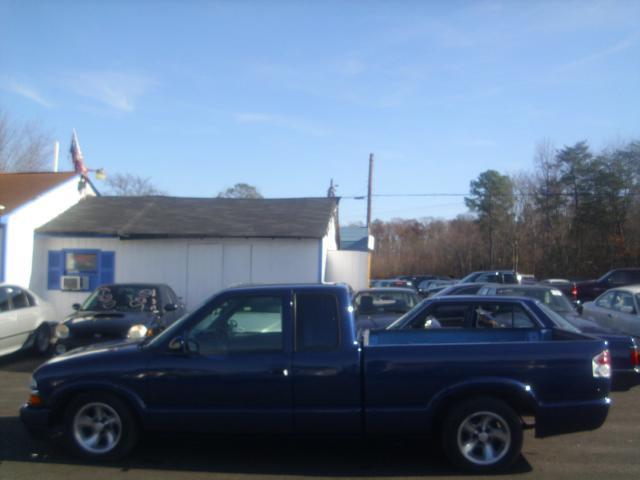 Chevrolet S10 4dr Sdn Auto GLS w/XM Pickup