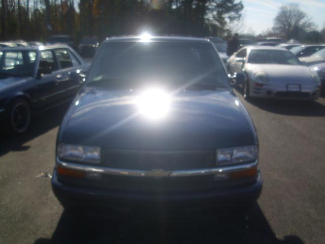 Chevrolet S10 2000 photo 1