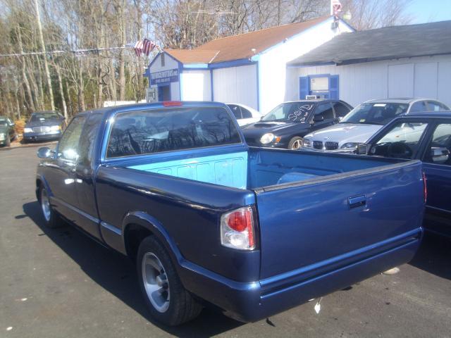 Chevrolet S10 2000 photo 2