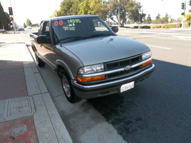 Chevrolet S10 2000 photo 1