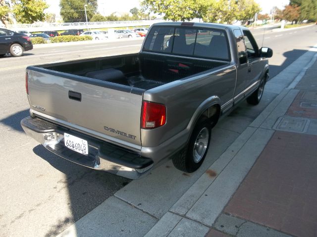 Chevrolet S10 2000 photo 3