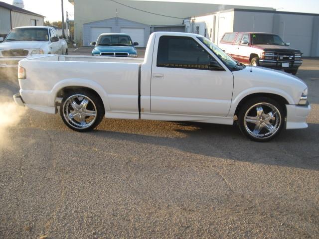 Chevrolet S10 2000 photo 2