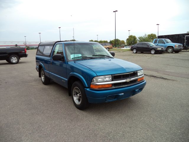 Chevrolet S10 2000 photo 1