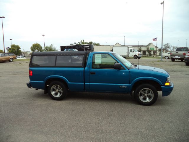 Chevrolet S10 2000 photo 2