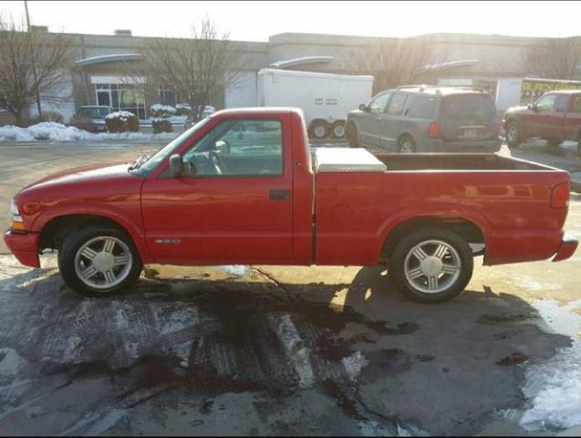 Chevrolet S10 2000 photo 1