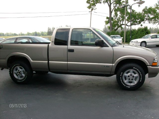 Chevrolet S10 2000 photo 1