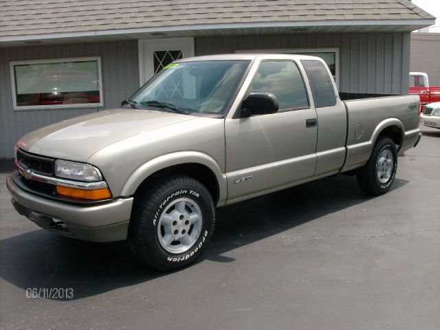 Chevrolet S10 2000 photo 2