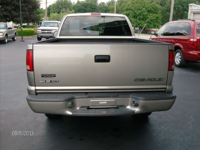 Chevrolet S10 2000 photo 3