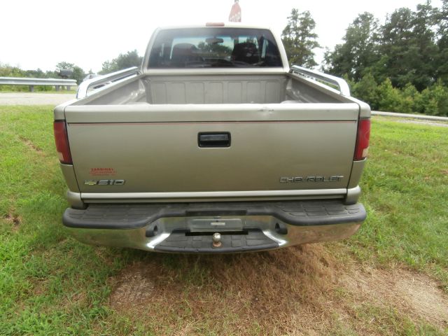 Chevrolet S10 4dr Sdn Auto GLS w/XM Pickup Truck