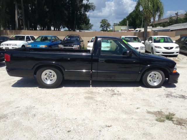 Chevrolet S10 4dr Sdn Auto GLS w/XM Pickup Truck