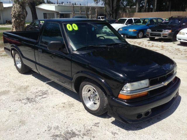 Chevrolet S10 2000 photo 2